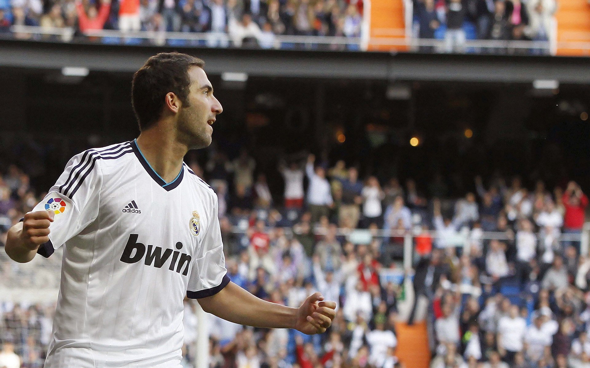 开云APP-一夫当关万夫莫开！库尔图瓦神级节奏掌控，诠释何为巅峰对决的胜负手